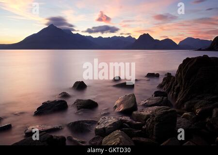 Ein Sonnenuntergang Bild vom Strand in Elgol auf der Isle Of Skye Stockfoto