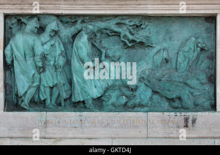 König Bela IV. von Ungarn kehrt in das Land nach der Invasion der Mongolen. Bronzerelief von ungarischen Bildhauer György Zala auf dem Millennium-Denkmal in der Heldenplatz in Budapest, Ungarn. Stockfoto