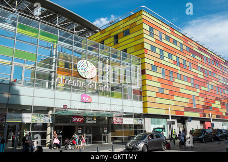 Perpignan Main Hauptbahnhof, südlich von France.Named von dem Maler Salvador Dalí als Zentrum des Universums. Stockfoto