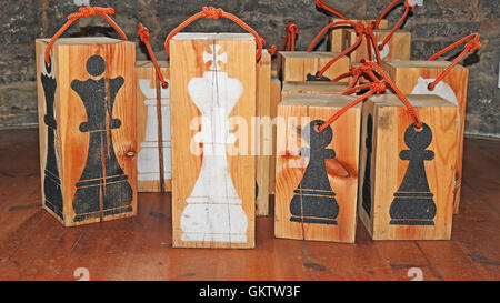 Abstrakte Holz Schachfiguren. Stockfoto
