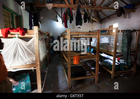 Schlafräume an einer Schule in Kasese, Uganda, Afrika Stockfoto