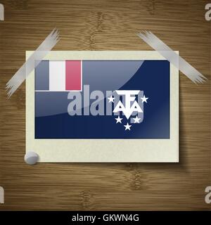 Flaggen der Französisch und Antarcic bei Frame auf Holz Textur. Vektor Stock Vektor