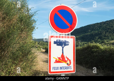 Feuer, Wald, Zeichen, Gefahr, Bugarach, Frankreich, Stockfoto