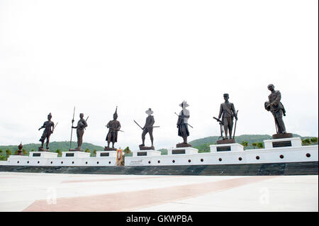 Hua Hin, Thailand - 2. Juli 2016: Statuen der sieben Könige von Thailand befindet sich im Rajabhakti (Ratchapak) Park zum Gedenken an die Stockfoto