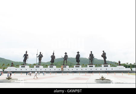 Hua Hin, Thailand - 2. Juli 2016: Statuen der sieben Könige von Thailand befindet sich im Rajabhakti (Ratchapak) Park zum Gedenken an die Stockfoto