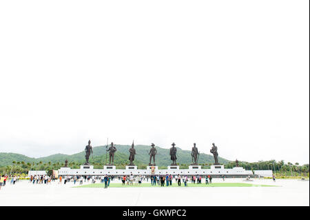 Hua Hin, Thailand - 2. Juli 2016: Statuen der sieben Könige von Thailand befindet sich im Rajabhakti (Ratchapak) Park zum Gedenken an die Stockfoto