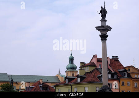 Blick auf König Zygmunt III Waza Säule am königlichen Burgplatz in der Altstadt Stare Miasto von Warschau, Polen Stockfoto