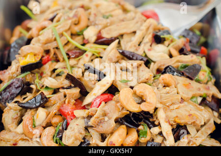 Thai-Food, rühren gefeuert Huhn mit Cashew-Nüssen eine berühmte thai Gericht Stockfoto