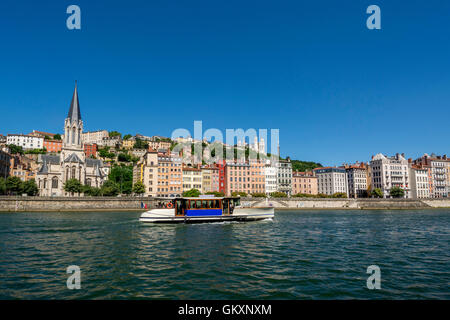 Lyon. Quai Fulchiron und Kirche Saint-Georges. Rhone-Abteilung. Fluss Saône. Rhone-Alpes. Frankreich Stockfoto