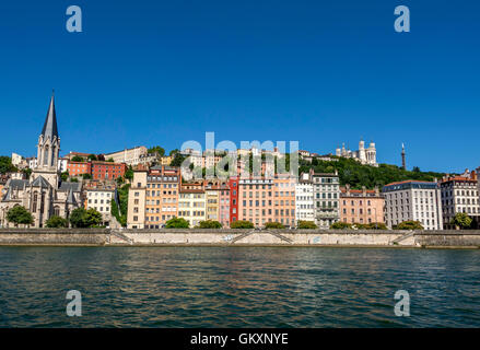 Lyon. Quai Fulchiron und Kirche Saint-Georges. Fluss Saône. Rhône-Alpes. Frankreich Stockfoto