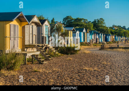 Bunte alte Strand Hütten Seasalter Whitstable Kent Stockfoto