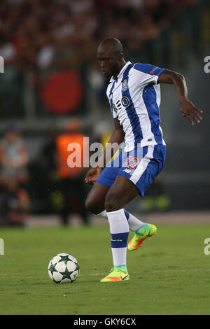 Rom, Italien. 23. August 2016. Danilo in Aktion während der UEFA Champions League-match zwischen A.S. Roma vs. FC Porto im Olympiastadion in Rom. Bildnachweis: Aktion Plus Sport/Alamy Live-Nachrichten Stockfoto