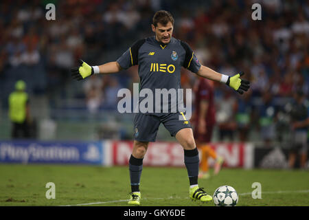 Rom, Italien. 23. August 2016. Casillas in Aktion während der UEFA Champions League-match zwischen A.S. Roma vs. FC Porto im Olympiastadion in Rom. Bildnachweis: Aktion Plus Sport/Alamy Live-Nachrichten Stockfoto