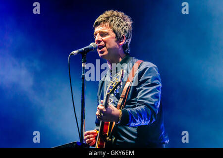 Belfast, Nordirland. 23. August 2016 - Noel Gallagher High Flying Birds spielen Belsonic Musikfestival Credit: Stephen Barnes/Alamy Live News Stockfoto