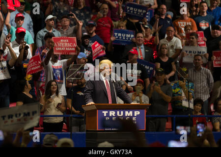 Austin, Texas, USA. 23. August 2016. Präsidentschaftskandidat Donald Trump spricht auf einer Kundgebung der Kampagne im Travis County Exposition Center in Austin, Texas am 23. August 2016. Bildnachweis: Scott W. Coleman/ZUMA Draht/Alamy Live-Nachrichten Stockfoto