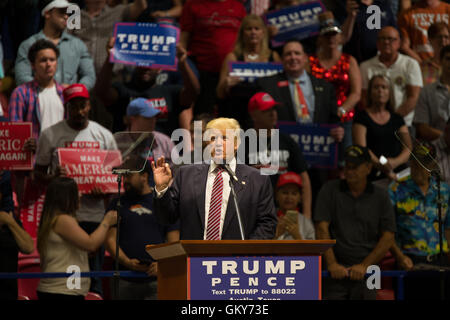 Austin, Texas, USA. 23. August 2016. Präsidentschaftskandidat Donald Trump spricht auf einer Kundgebung der Kampagne im Travis County Exposition Center in Austin, Texas am 23. August 2016. Bildnachweis: Scott W. Coleman/ZUMA Draht/Alamy Live-Nachrichten Stockfoto