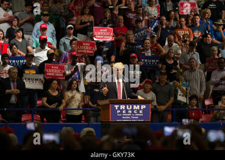 Austin, Texas, USA. 23. August 2016. Präsidentschaftskandidat Donald Trump spricht auf einer Kundgebung der Kampagne im Travis County Exposition Center in Austin, Texas am 23. August 2016. Bildnachweis: Scott W. Coleman/ZUMA Draht/Alamy Live-Nachrichten Stockfoto