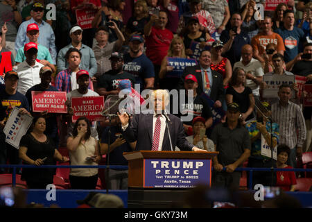 Austin, Texas, USA. 23. August 2016. Präsidentschaftskandidat Donald Trump spricht auf einer Kundgebung der Kampagne im Travis County Exposition Center in Austin, Texas am 23. August 2016. Bildnachweis: Scott W. Coleman/ZUMA Draht/Alamy Live-Nachrichten Stockfoto