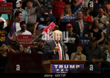 Austin, Texas, USA. 23. August 2016. Präsidentschaftskandidat Donald Trump spricht auf einer Kundgebung der Kampagne im Travis County Exposition Center in Austin, Texas am 23. August 2016. Bildnachweis: Scott W. Coleman/ZUMA Draht/Alamy Live-Nachrichten Stockfoto