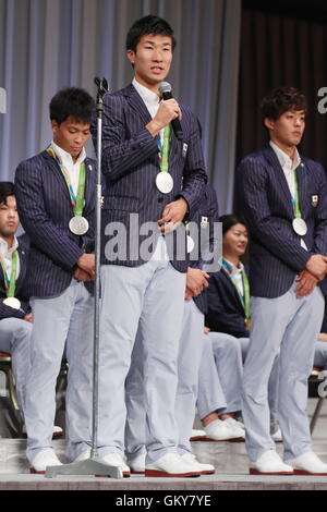 Tokio, Japan. 24. August 2016. Yoshihide Kiryu (JPN), 24. August 2016: Japan Delegation besuchen eine Pressekonferenz nach der Ankunft in Tokio, Japan. Japan gewann 12 Goldmedaillen, 8 Silbermedaillen und 21 Bronzemedaillen bei den Olympischen Spielen 2016 in Rio. Bildnachweis: Sho Tamura/AFLO SPORT/Alamy Live-Nachrichten Stockfoto