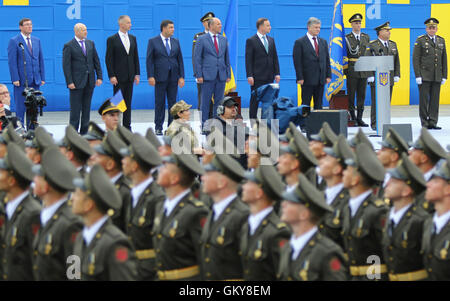 Kiew, Ukraine. 24. August 2016. Militärparade in Kiew, dem Unabhängigkeitstag der Ukraine gewidmet. Ukraine feiert 25-jähriges Jubiläum der Unabhängigkeit. Bildnachweis: Oleksandr Prykhodko/Alamy Live-Nachrichten Stockfoto