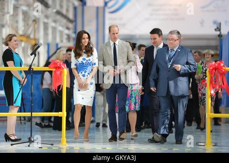 Luton, Bedfordshire, UK. 24. August 2016. Der Herzog und die Herzogin von Cambridge besuchen Hayward Tyler und öffnen ihre Centre of Excellence Credit: Neville Stile/Alamy Live News Stockfoto