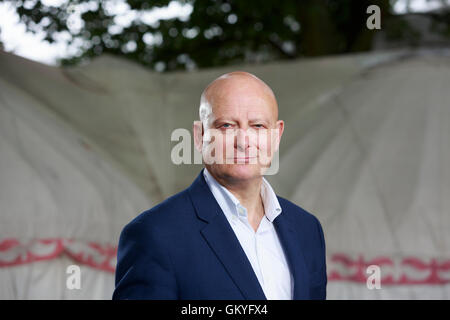 Edinburgh, UK. 25. August 2016. Edinburgh International Book Festival 13. Tag. Edinburgh International Book Festival findet statt in Charlotte Square Gardens. Edinburgh. Abgebildete Richard Wilson. Pako Mera/Alamy Live-Nachrichten Stockfoto