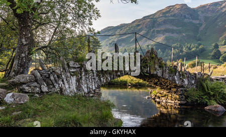 Die Kellerasseln Brücke in kleinen Langdale im englischen Lake District Stockfoto