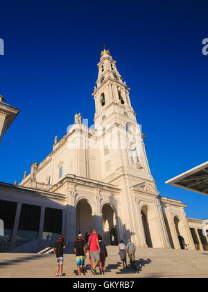 FATIMA, PORTUGAL - 23. Juli 2016: Basilika unserer lieben Frau vom Rosenkranz in das Heiligtum von Fatima in Portugal. Stockfoto