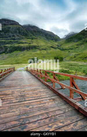 Eine Berghütte in Glencoe in den Highlands von Schottland Stockfoto
