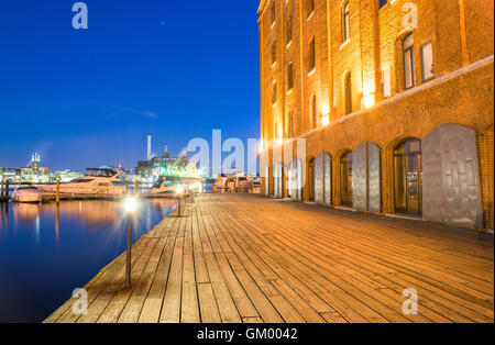 Langzeitbelichtung von Hendersons Wharf in Baltimore, Maryland Stockfoto