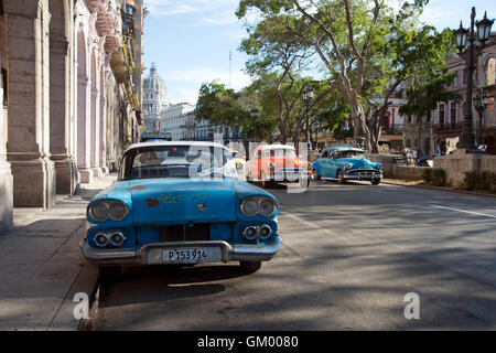 Amerikanische Oldtimer's Old 1950 Antrieb neben dem Prado in Centro Havanna Kuba Stockfoto