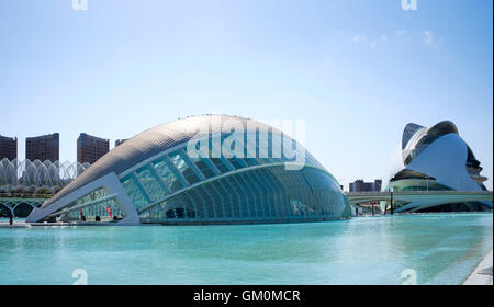 L'Hemisfèric und El Palau de Les Arts Reina Sofía Gebäude in den Wissenschaftspark in Valencia Stockfoto