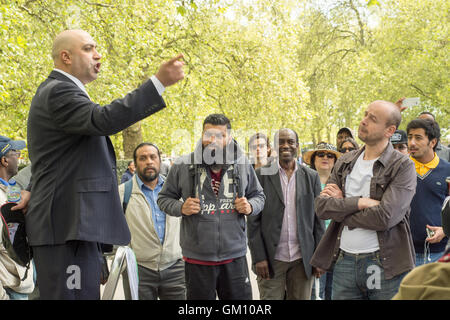 LONDON - Mai 15: Hyde Park Speakers Corner während der Diskussion am 15. Mai 2016, London. Stockfoto