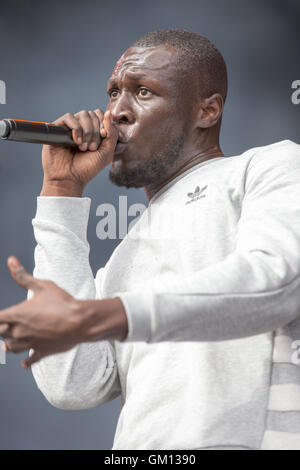 Rapper Stormzy (Michael Omari) erklingt im Hylands Park in Chelmsford, Essex, in diesem Jahre V FESTIVAL Stockfoto