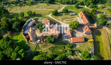 Luftaufnahme, Burg Stargard nördlichste Burg Deutschland, Dungeon, Schlossturm, Ruinen schiefe Haus, Burg Stargard, Mecklenburg Stockfoto