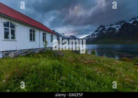 Sildpollnes Kirche auf der Sildpollneset Halbinsel, Lofoten Inseln, Norwegen. Stockfoto