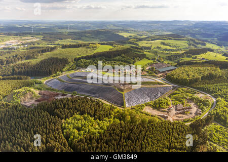 Luftaufnahme, Grafschaft Deponie Olpe, Deponie, Deponie, recycling, Luftaufnahme von Olpe, Nordrhein-Westfalen, Deutschland, Nordeuropa Stockfoto