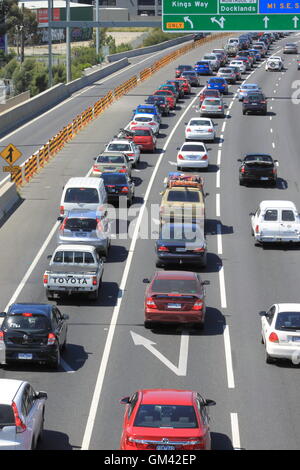 Melbournes Stau auf der Autobahn M1 in Melbourne Australien. Stockfoto