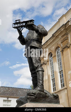 Statue von Charles Stewart Rolls in Monmouth Wales Stockfoto