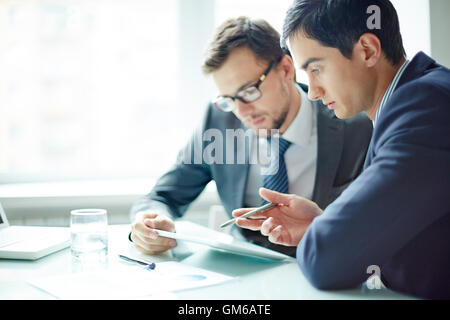 Im Team zu arbeiten Stockfoto