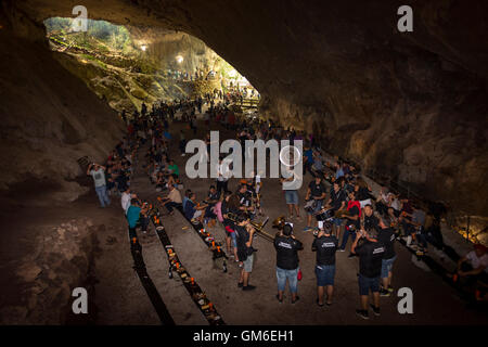 "Zikiro Jate" traditionelle Party in der Höhle der Hexen, an Zugarramurdi (Sorginen Leizea - Navarra - Spanien). Stockfoto