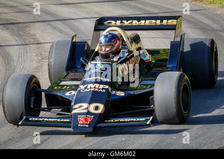 Wolf-Cosworth WR7 1979 mit Fahrer Rudolf Rami auf die 2016 Goodwood Festival of Speed, Sussex, UK. Stockfoto