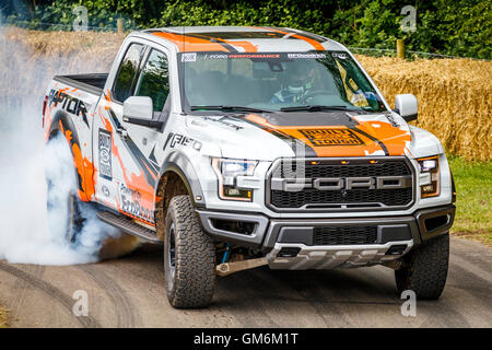 2016 Ford f-150 Raptor desert Truck Racer mit Fahrer Ben Collins in 2016 Goodwood Festival of Speed, Sussex, UK. Stockfoto