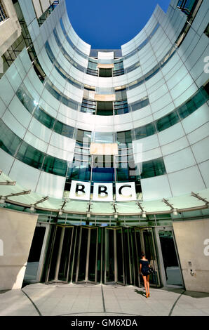 London, England, UK. BBC Broadcasting House, Eintritt in das neue Gebäude Stockfoto