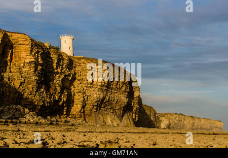 Der alte stillgelegte Leuchtturm Zeitpunkt Nash auf der Glamorgan Heritage Coast, South Wales, Australia Stockfoto