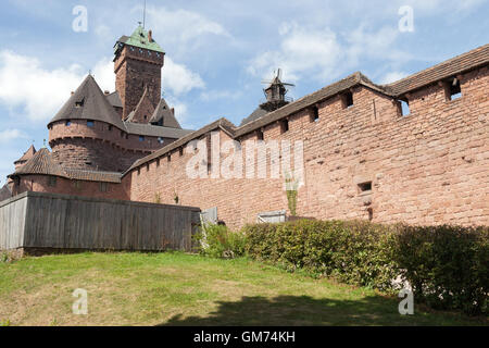 Burg Haut-Koenigsbourg. Stockfoto