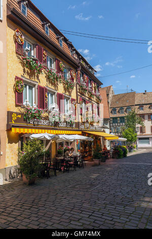 Die wunderschön dekorierte Fassade des Hauses in Barr. Elsass, Frankreich. Stockfoto