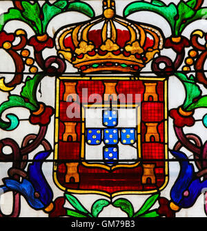 BATALHA, PORTUGAL - 24. Juli 2016: Glasmalerei, die Darstellung der persönliches Wappen von König Johann i. von Portugal (1357-1433) in t Stockfoto