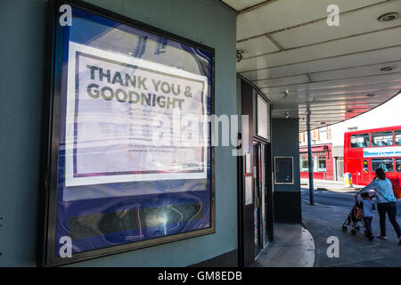 "Vielen Dank und gute Nacht" Schild an die vordere Tür des ehemaligen Cineworld Kinos auf Hammersmith King Street, London, W6. Stockfoto